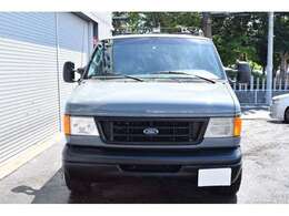 【アフターサービス2】　国家整備士資格を持つスタッフが在籍。工場はリフト2基完備で迅速に対応いたします。コンピューターテスターを使った診断ができ、ACデルコ正規ディーラーとして常に消耗品をストックしてます