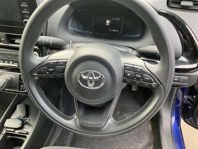 オートエアコンなので、お好みの温度に設定するだけで車内を快適空間にしてくれます。