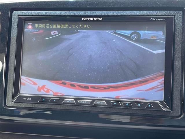 バックカメラも付いています。駐車の時に便利なのはもちろんの事、後方死角にいる子供たちに気が付くことができるので安心安全ですね