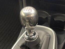 【フロア6速MT】走りの6速MT！！スポーティーな走行をお楽しみいただけます♪