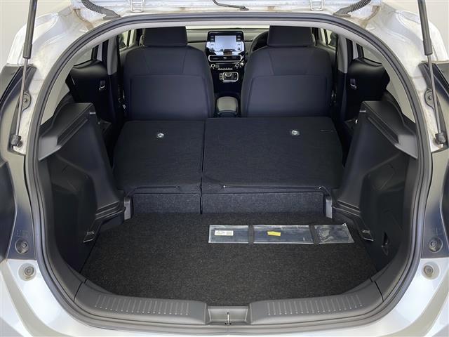 【シートアレンジ】乗せる人数、荷物によってシートをアレンジすれば、ダンボールなどの大きい荷物や、釣り具などの長尺物も載せられそうですね！