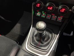 【フロア6速MT】走りの6速MT！！スポーティーな走行をお楽しみいただけます♪