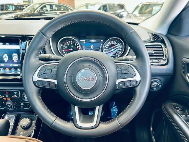 安心してカーライフを始めていただく事ができるよう、納車前にディーラー整備工場もしくは熟練メカニックが在籍する整備工場にて点検を行ない、必要な整備を実施致します。