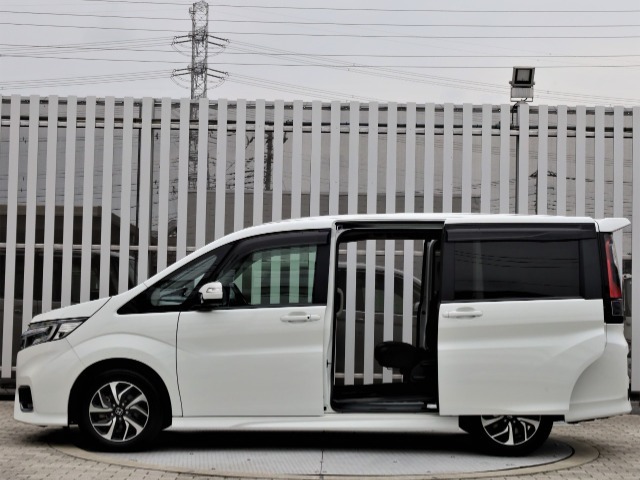 現車確認をご希望の際は、ご希望の日時等を営業スタッフまでご連絡下さい。もちろんお見積りメールでのご連絡もお待ちしております。