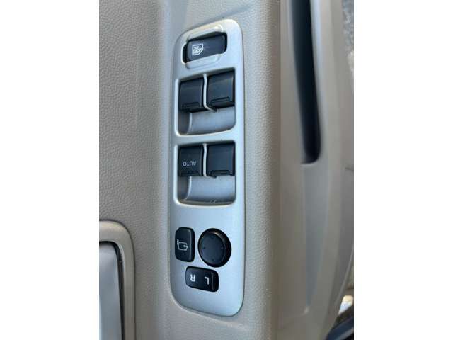 当社は損害保険代理店です。保険のこともプロの私たちにお任せ下さい！！