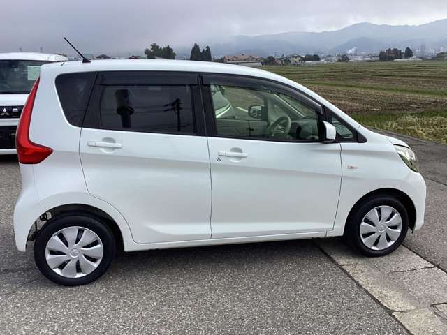 側面から見た様子