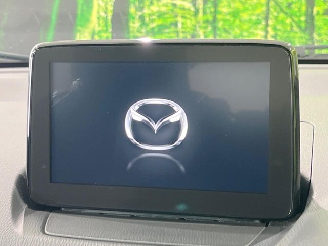 【メーカー純正ナビ】インテリアに溶け込むスタイリッシュな「専用設計」メーカーナビを装備♪視認性や操作性など基本性能にも優れ、より上質なカーライフをお楽しみいただけます。