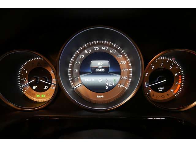 当社では、トータルで安心してお車にお乗り頂くために、自動車保険の取り扱いも行っております。自動車保険募集人資格を持ったスタッフが、いつでもご相談をお受け致します。