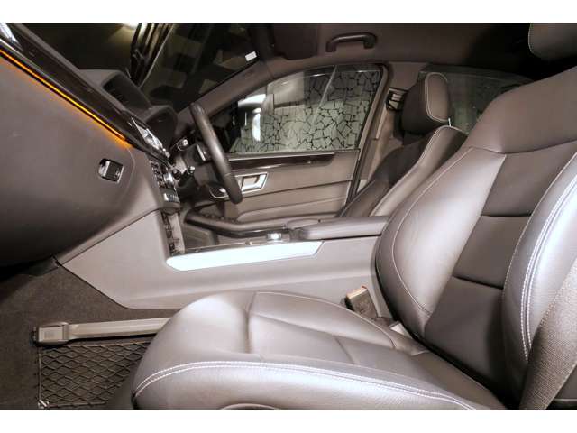 専用テスターも完備した自社工場が車検・修理なども承ります。無料代車もご用意。積載車でのお引取りもご相談下さい。アフターメンテナンスなども安心の快適カーライフをお届け致します！