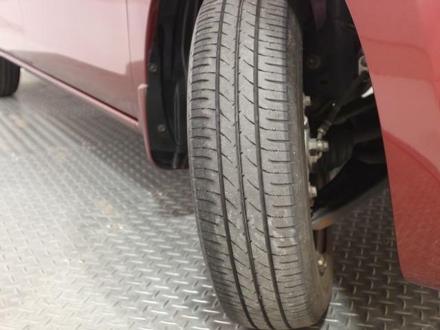 タイヤの溝はまだありますが、交換時期が来ましたら、安全の為早めの交換お願いします。