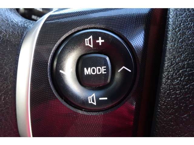 ステアリングにてオーディオコントロールが出来ます！！