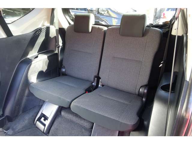 サードシート付の便利な7人乗りです！！