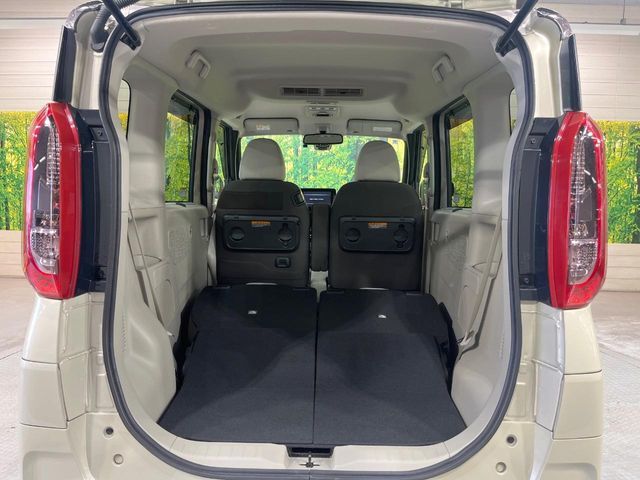 普段のお買い物や通勤、送迎等に十分な荷室スペースを確保しております。セカンドシートを倒すと、大きな荷物の積載も可能です♪