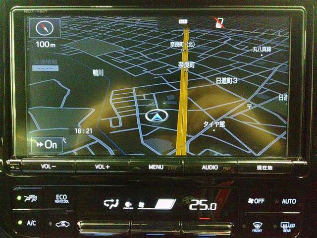 純正メモリーナビ付きです☆お出かけの際には嬉しい装備ですね♪