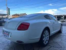 納車前に自社整備工場にて納車整備を実施させていただきます。