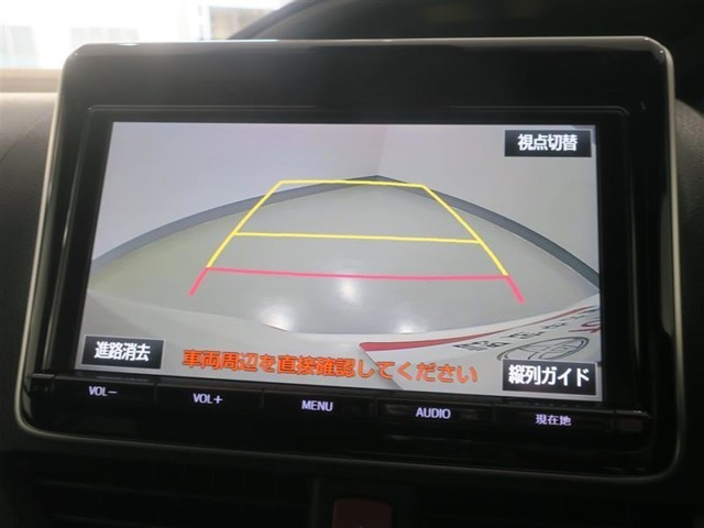 バックモニター付きで駐車も楽々です。