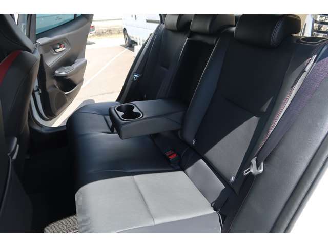 ガラスコーティングも扱ってます！プロが磨いてコーティングするため艶や輝きが違います！洗車も楽になりますのでおススメのオプションになります！