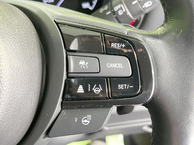 【アダプティブクルーズコントロール】高速道路での長距離走行が楽に！！自動で速度を保つクルーズコントロールが、衝突軽減システムと連携し、前方の車両を感知して車間を保つように速度調節してくれます！！