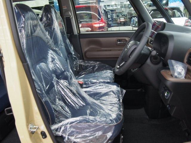 前席にはエアコンより早く温まるシートヒーター装備で冬場快適です！