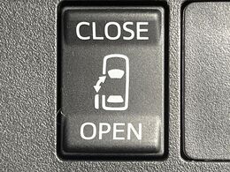 【パワースライドドア】スマートキーや運転席のスイッチでスライドドアの開閉が可能♪電動だから力を入れてドアを開ける必要が無く、小さいお子様でも、重い荷物を持っている時もラクに開け閉めできます♪