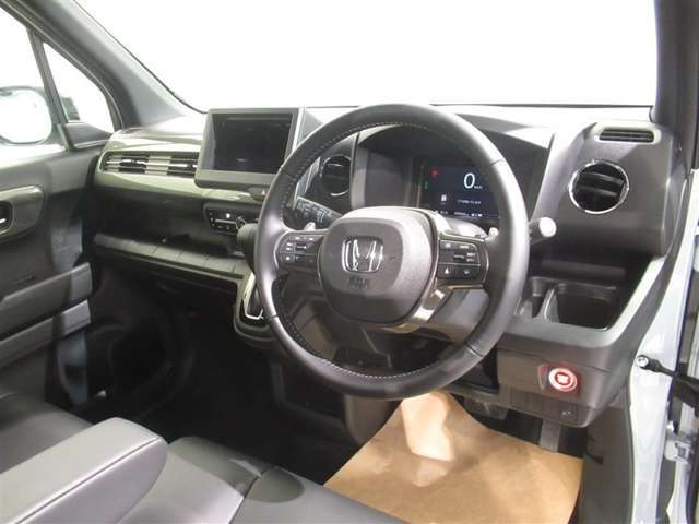 当店のU-Carはロングラン保証付。一年間走行距離無制限の無料保証が付いています。