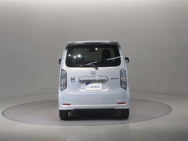 当店のU-Carはロングラン保証付。一年間走行距離無制限の無料保証が付いています。