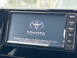 【純正ナビ】人気の純正ナビを装備。オーディオ機能も充実しており、Bluetooth接続すればお持ちのスマホやMP3プレイヤーの音楽を再生可能！毎日の運転がさらに楽しくなります！！