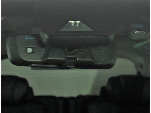 TOYOTA　SAFETY　SENSEは道路状況、車両状態、天候状態及びドライバーの操作状況などによっては、作動しない場所があります。あくまで運転補助機能です。