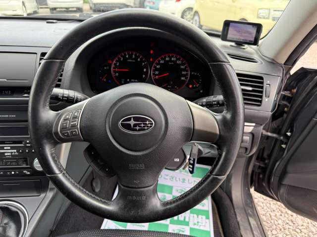 ★ご納車前にガラスコーティングを施工致しますと、洗車の手間も省け輝きが長期間持続いたします、施工時に細かな傷であれば綺麗になりますどうぞご利用ください。