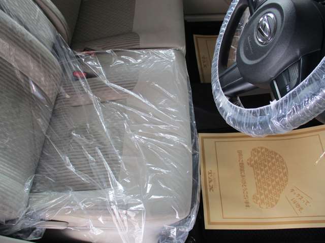 もちろん室内のクリーニングもしっかりと行います！専用スチーマーでシートの汚れはもちろん車内の臭いも取り除きます。綺麗な室内はやっぱり気持ちがいいですね☆