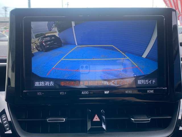 バックカメラ付きで駐車も安心です♪