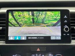 【バックカメラ】駐車時に後方がリアルタイム映像で確認できます。大型商業施設や立体駐車場での駐車時や、夜間のバック時に大活躍！運転スキルに関わらず、今や必須となった装備のひとつです！