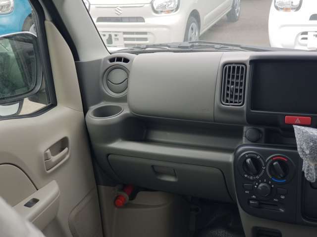 ☆車の保険は買ったところで加入するのがベストです。保険に関しても大手保険代理店をしておりますので安心してお任せください。不慮の事故の際も自社鈑金工場と連携して修理を進めてまいります☆