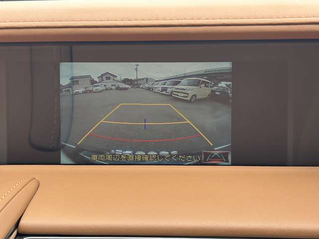【CARMATEドライブレコーダー】走行中の車内外を360°撮影することができるので、通常のドラレコでは撮りきれない横方向からの突然の飛び出しや、後方からの無理な追い抜きなども逃さず記録します。