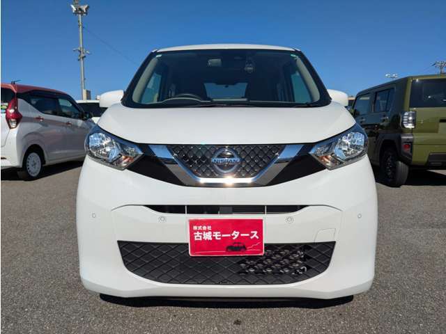 在庫数は約800台！！ 年間販売台数は約4000台！！ 大量販売・大量仕入で1台あたりのコストを削減しています！！