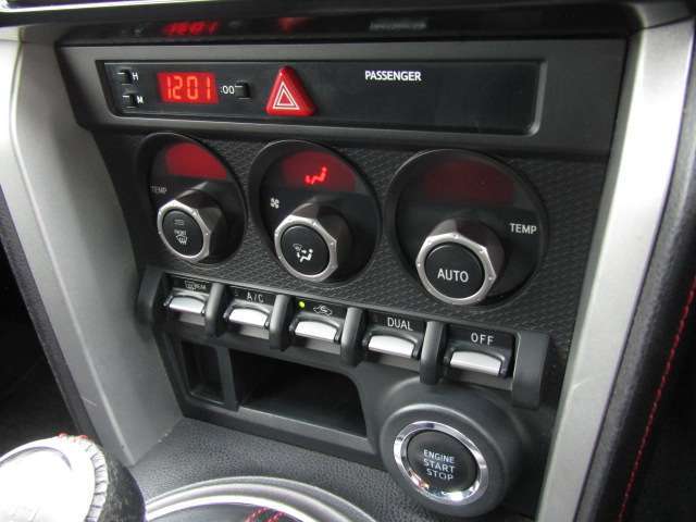 【オートエアコン機能】一度室温を設定すると、自動的にコントロール！LINEでのお問合せもOKです！