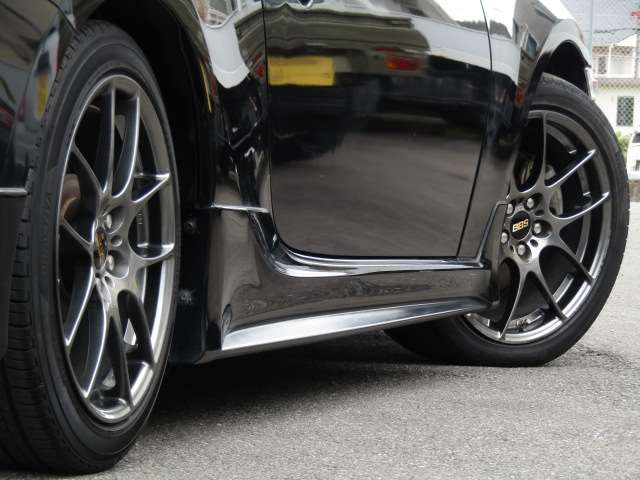 BBS17インチアルミ付き！　タイヤの山は6分山程度ありますよ！