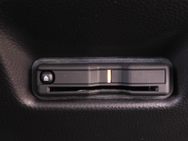 今や必需品の◆ETC車載器　装備車◆　有料道路を利用する際にスムースに通過でき、わずらわしい料金支払いから開放されます！