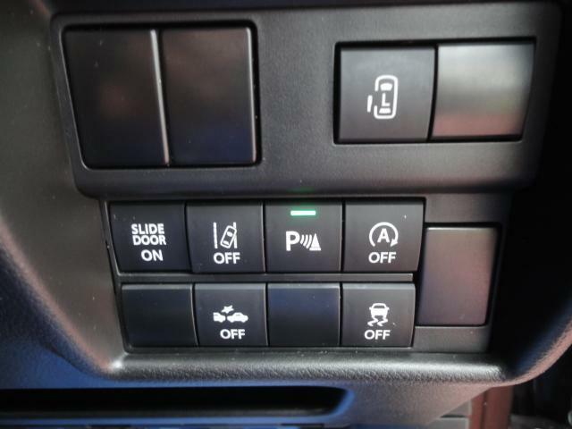 リヤパーキングセンサー＆ESP＆デュアルカメラブレーキ＆車線逸脱防止＆電動スライドドア電源、各ボタン運転席左下にございます。