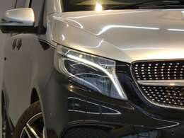 高級感漂うブラックレザーインテリア＆LEDヘッドライトに先進装備レーダーセーフティーパッケージ（ブラインドスポットアシスト・アクティブディスタンスアシストディストロニック