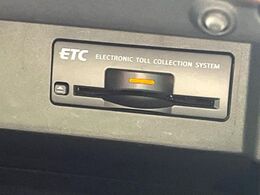 【ETC】高速道路の料金所をストレスなく通過！話題のスポットやサービスエリアに多い「スマートIC」利用時は必須のアイテムです。当店でセットアップを実施、ご納車当日からすぐにご利用いただけます！