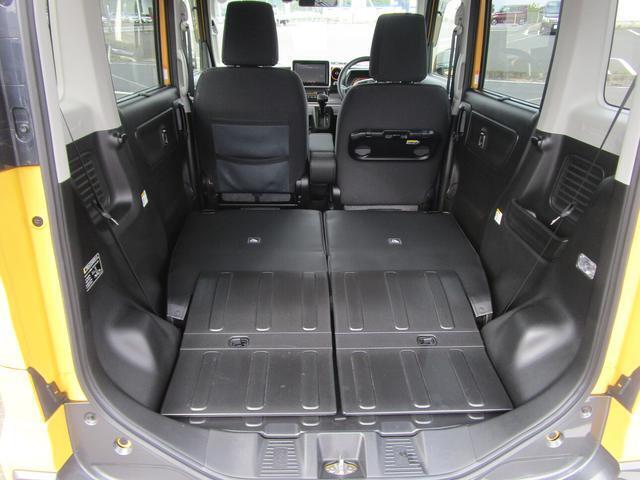 後部座席を倒すと大容量のラゲッジルームに！