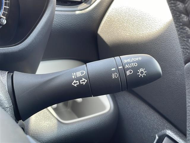 【　オートライト　】オートライトなのでライトの点け忘れを気にすることなく運転が出来ます♪