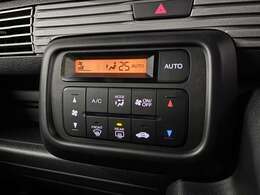 車内温度を快適に維持するオートエアコンを装備！暑い寒いと何度も調整せずとも快適にお過ごしいただけます♪