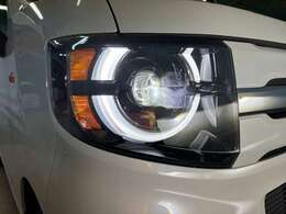 LEDヘッドライトが暗い夜道をしっかりと照らしてくれるので安全です。