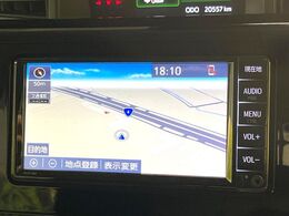 【純正ナビ】人気の純正ナビを装備しております。ナビの使いやすさはもちろん、オーディオ機能も充実！キャンプや旅行はもちろん、通勤や買い物など普段のドライブも楽しくなるはず♪
