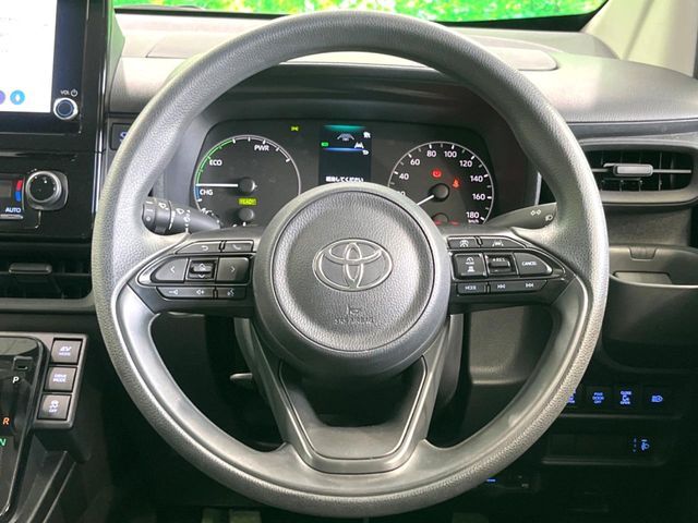 【ステアリングスイッチ】運転中、前方から目線をそらすことなく、オーディオ等の操作が可能な便利機能！安心＆快適なドライブを演出してくれます♪