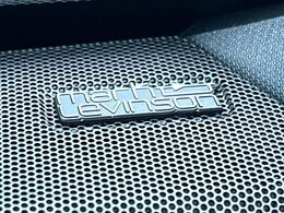 【マークレビンソンサウンドシステム】メーカーオプションの高品位サウンドシステムを搭載。専用のチューニングが施された大小様々なスピーカーから良質なサウンドが奏でられ、臨場感あふれる音響空間を演出します。