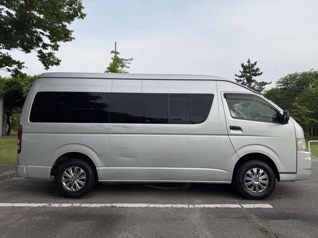 総展示台数約80台以上。バン専門店です。あなたにピッタリのお車が見つかるはず！