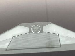 【ホンダセンシング】走行中に前方の車両等を認識し、衝突しそうな時は警報とブレーキで衝突回避と被害軽減をアシスト。より安全にドライブをお楽しみいただけます。